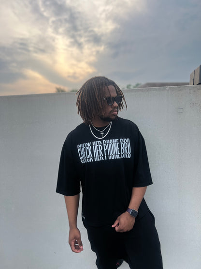 check her phone oversized tee!